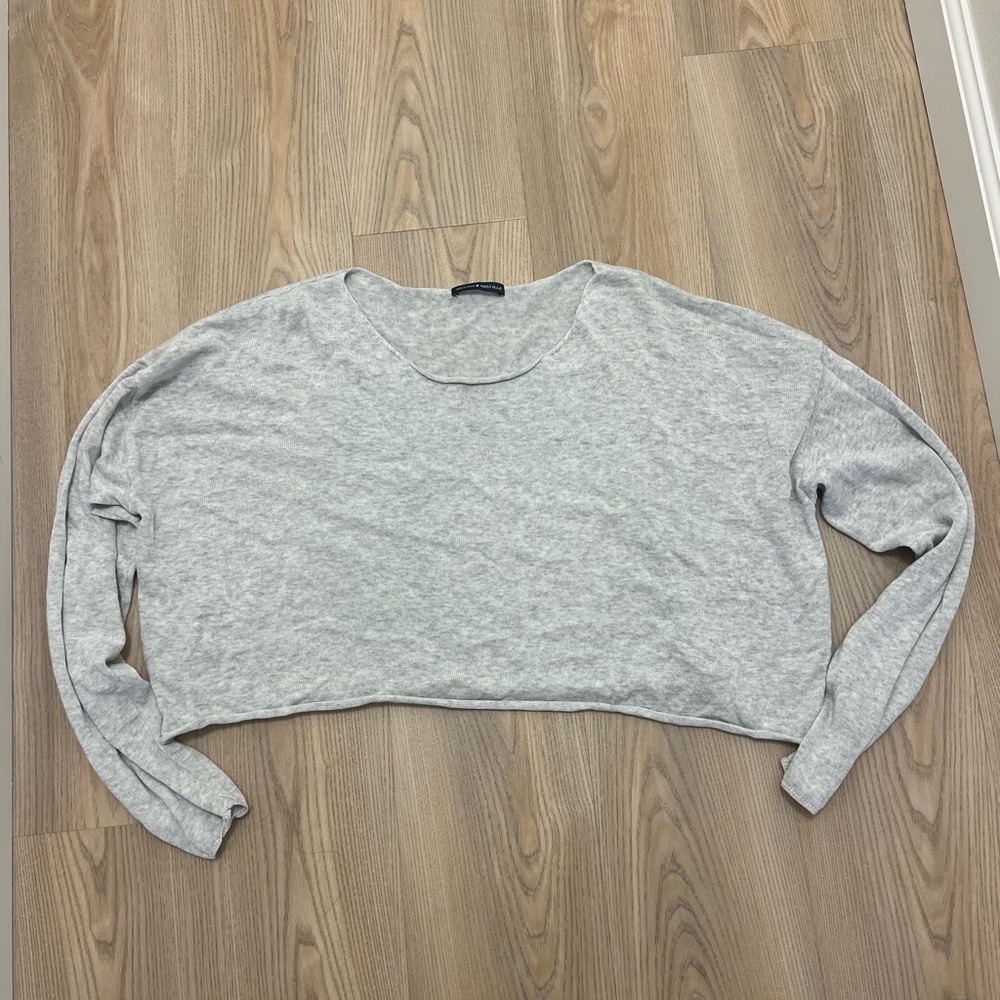Brandy Melville, Cameron Cropped Sweater In Gray - Picture 2 of 2